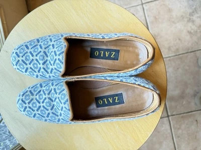 Zalo Women's Vintage Needlepoint Loafers Size 8M Blue and White Floral Design - Image 1 of 4