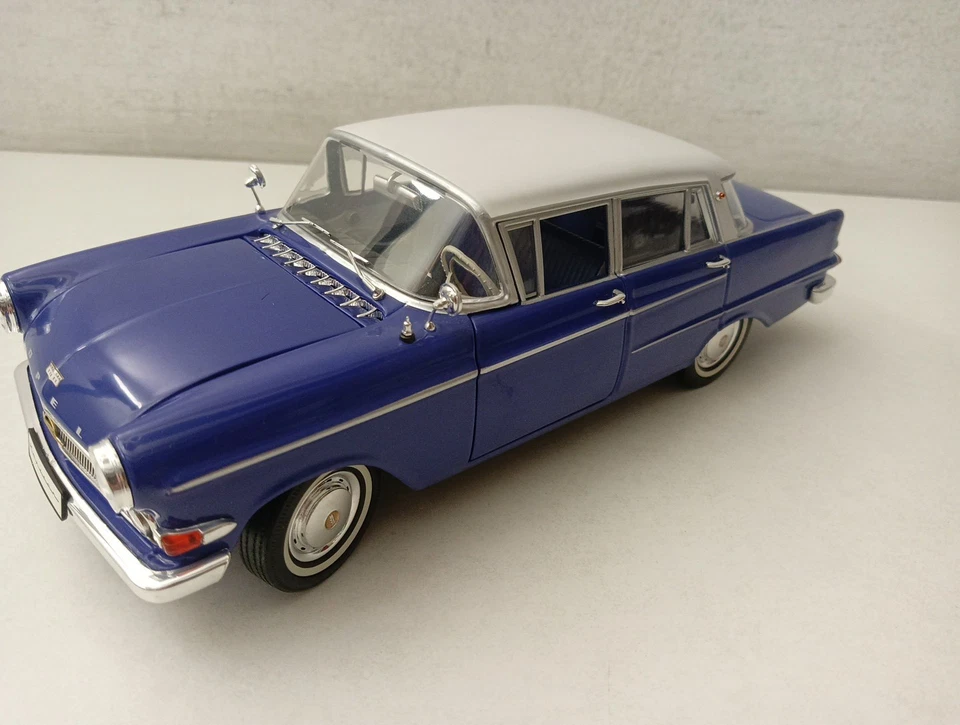 Revell Opel Kapitan Bianca E Blu Diecast Scala 1/18-ZR-H23 - Immagine 1 di 4