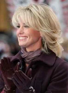 New Loyered Loose Wave Blonde Synthetic Hairstyle Capless Women Wig 12 Inches UK - Picture 1 of 5