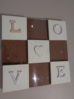 Letrero de amor con corazón en el centro 5 apertura cuadrado 10" marco de fotos hecho en Tailandia Foto 1 de 4