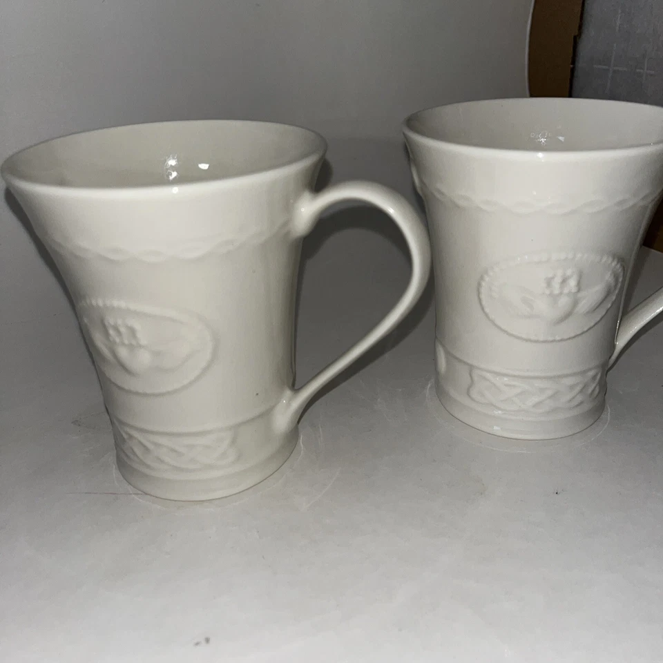 Taza de café Belleek Claddagh Heart 10 OZ Foto 1 de 2