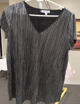 Jennifer Lopez Silver Metallic Short Sleeve Top Women's M Made in Philppines - Image 1 of 4