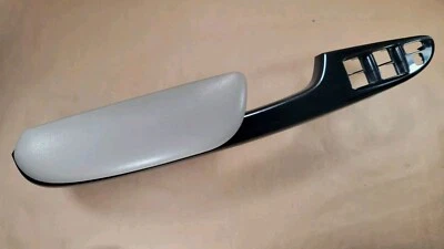 Toyota Sienna 2004-2010 lado izquierdo del conductor delantero panel de puerta reposabrazos almacenamiento OEM Foto 1 de 4