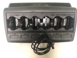 Motorola Impress WPLN4121BR 6 Slot Multi-Unit Adaptive Bank Charger - Bild 1 von 6