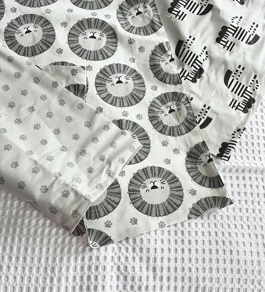 100% Cotton fabric. Animal print Fabric . Children's Fabric.  Width 240cm - Image 1 of 4