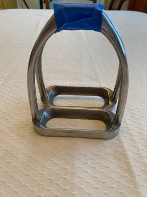 Английские стремена для верховой езды Korsteel — неизвестный бренд 4 1/4 дюйма - Изображение 1 из 4