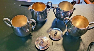 Juego de azúcar y crema Wm Rogers - 2 - Plato plateado y tono plateado Foto 1 de 4