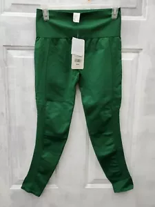 Fabletics Women's Green Sync High Waisted Perforated 7/8 Leggings MEDIUM NWT - Picture 1 of 6