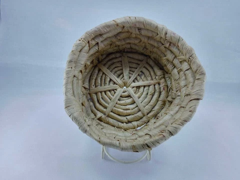 HANDMADE WOVEN CUTE LITTLE BASKET Cover