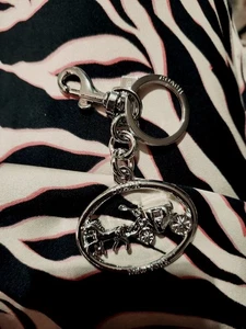 Neu ohne Etikett Schlüsselanhänger Schlüsselring Anhänger Silber Signatur Pferd und Buggy - Bild 1 von 5