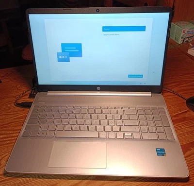 Notebook HP 15s, Intel Pentium Gold 2,00Ghz, Display 15,6", 8GB RAM, 512 SSD - Immagine 1 di 4