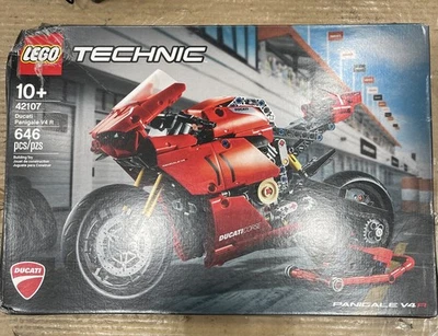 LEGO TECHNIC: Ducati Panigale V4 R (42107) - Image 1 of 4