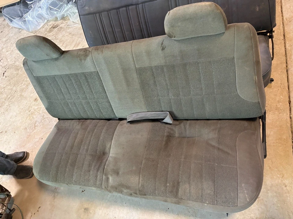 1992 93 94 1995 Ford F150 F250 F350 BENCH SEAT & TRACKS HEADRESTS GRAY 87 88 89 - Image 1 of 1