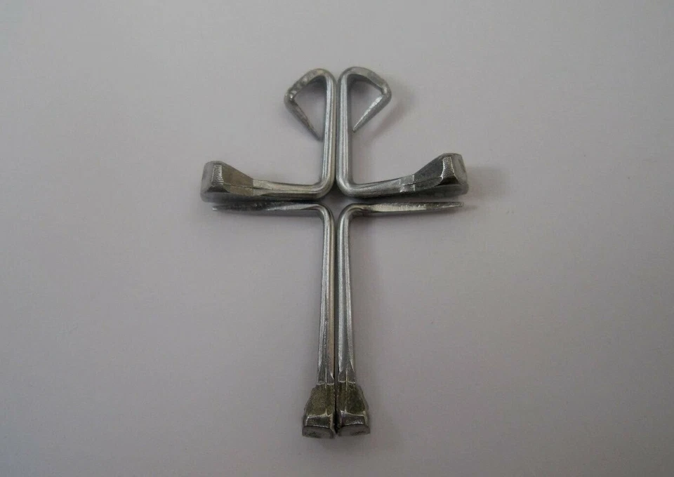 Clavos de herradura predoblados # 3,5 para discípulos collares cruzados y llavero Foto 1 de 1