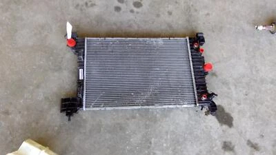 Used Radiator fits: 2015 Chevrolet Sonic 1.8L AT Grade A Foto 1 de 4
