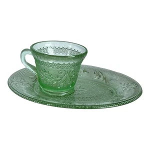 VTG Indiana Tiara Chantilly Green Floral Flower Glass Tea Coffee Cup Snack Plate - Picture 1 of 16