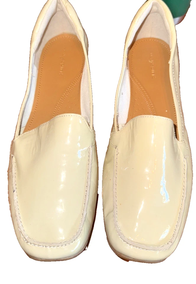 Easy Spirit 漆皮乐福鞋 - 女式 11 码 - 经典奶油色/裸色平底鞋 — 第 1/4 张图片