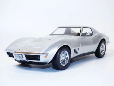 CHEVROLET CORVETTE C3 gris métallisé 1/18 - Immagine 1 di 4