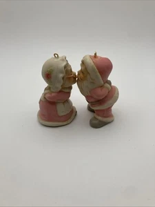 Vintage Kissing Mr & Mrs Santa Claus Ceramic Christmas Figurine Ornaments - Picture 1 of 16