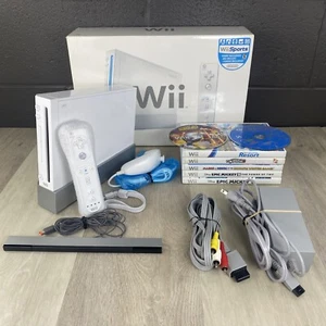 Nintendo Wii Console - 7 Game Bundle - Wii Sports Resort - Controller W/ Box - Picture 1 of 8