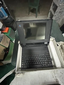 IBM Vintage Laptop von 1992 Modell PS/2 CL57 SX - ungetestet - Bild 1 von 5