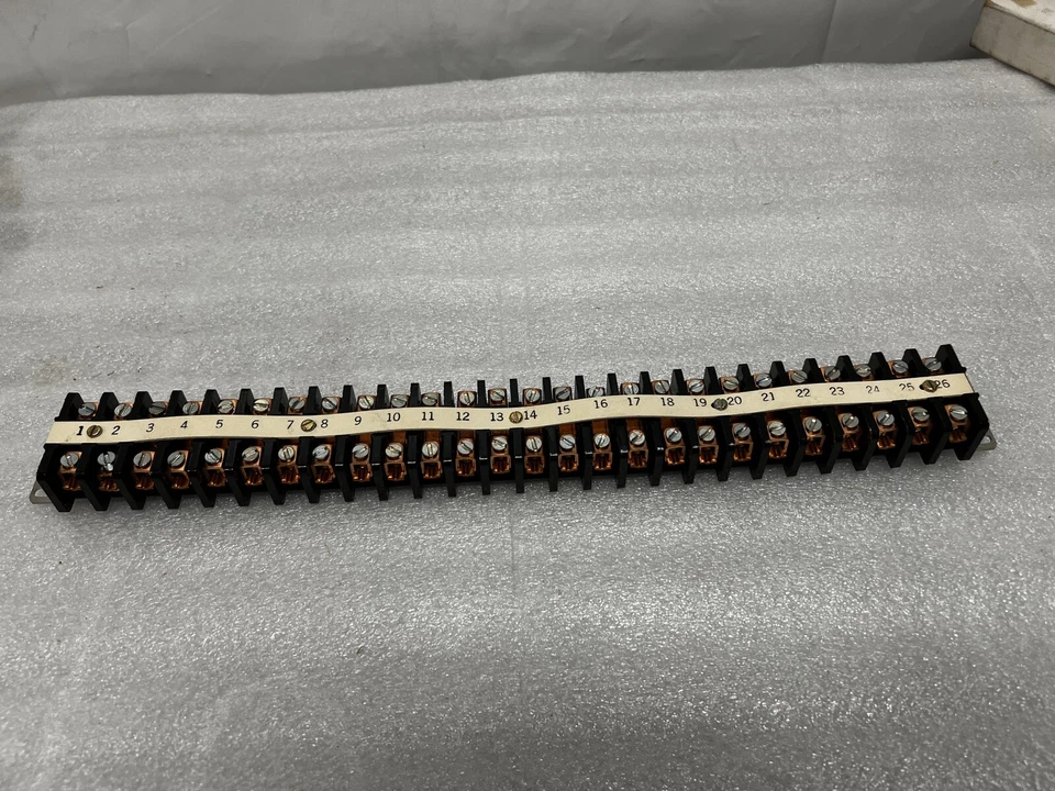 Curtis H-26 Terminal Block 600V Heavy Duty CDM Series - Image 1 of 4