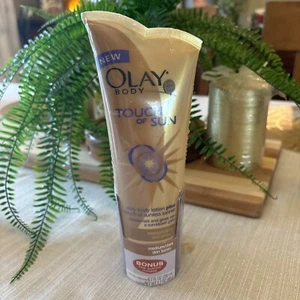 Olay Body Touch of Sun Overnight/daily Body Lotion MED/ Dark Skin Tone 6.7oz - Picture 1 of 5
