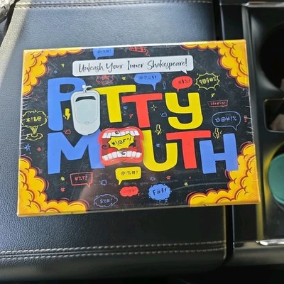 Potty Mouth Juego Familiar Noche Juego de Mesa con Tarjetas y Mini Urinarios Cerámicos - 21+ Foto 1 de 2