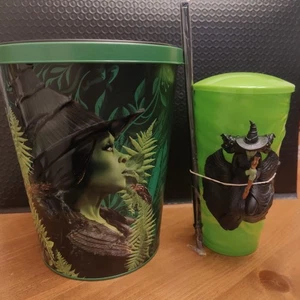 Set secchiello e tazza popcorn Elphaba nuovo in mano malvagio per buono 2025 Regal Cinema  - Foto 1 di 16