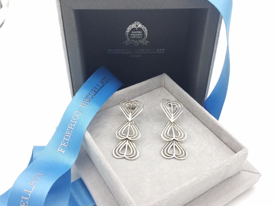 Nuevos Pendientes Federico Buccellati Plata de Ley Triple Corazón Eslabón de Cadena Gota Foto 1 de 4