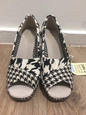 Zapatos de cuña Tom's pata de gallo punta abierta blanco y negro talla 7,5 Foto 1 de 4