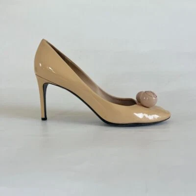 Zapatos de salón Louis Vuitton de charol Betty nude, 38,5 Foto 1 de 4