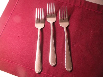 Juego de 3 tenedores de ensalada Hampton Plateros RACHELLE FROST 7 1/4" Foto 1 de 4