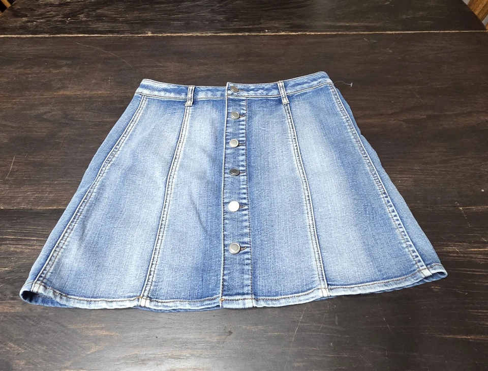 Мини-юбка из джинсовой ткани Faded Glory на пуговицах спереди размер 6 - Изображение 1 из 4