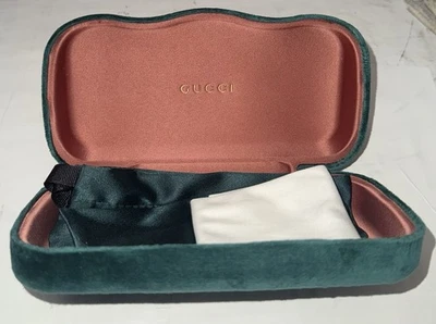 Gafas de sol Gucci Estuche rígido Terciopelo Verde Rosa Interior Clamshell Foto 1 de 3