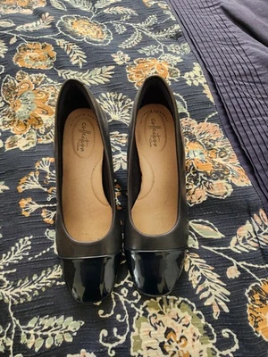 Clarks Tacones Azul Marino Oscuro Puntera Talla 8M Cuero Tacón Bajo Trabajo Elegante Foto 1 de 4