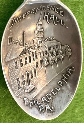 Cuchara de recuerdo de ley Independence Hall de 4,2" flores de pensamiento - Paye & Baker Foto 1 de 4