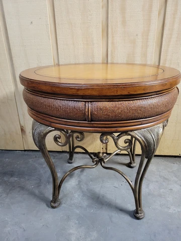Vintage  Oval Coffee Table In Italian Style Cover