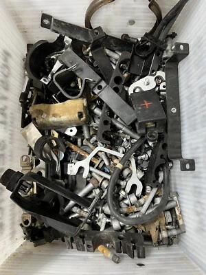 10-15 Ferrari 458 Italia Miscellaneous Brackets Mounts Screws Bolts - Изображение 1 из 4