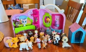 Kenner Littlest Pet Shop blu neonato asilo nido casa cane gatto orso coniglio - Foto 1 di 10