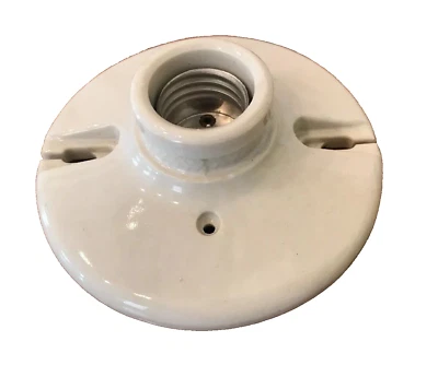 Portátiles de techo de porcelana Leviton 4,5" 9875X 660 W 250 V hechos en EE. UU. Foto 1 de 4