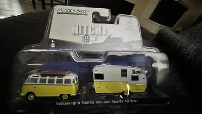 Литой автобус Volkswagen Samba и Shasta Airflyte Greenlight Hitch & Tow масштаб 1:64 - Изображение 1 из 3