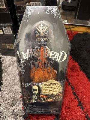 Muñecas Living Dead Serie 18 HOLLOWEN Variante Calavera *NUEVO PRECINTADO* Foto 1 de 2