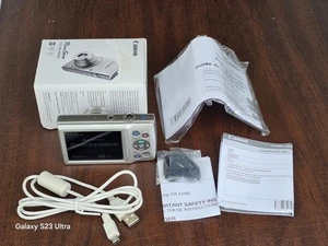 Canon PowerShot ELPH 180 Silver Digital Camera w Battery, Charger Cable, Manual - Picture 1 of 8