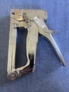 Vintage Swingline Heavy Duty Tacker # 800 pistola graffetta in cromo - USA - Foto 1 di 3
