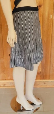 LOFT Womens Soft Fleece  Elastic Waist Band Mid A-Line Skirt White & Black Sz L - Image 1 of 4