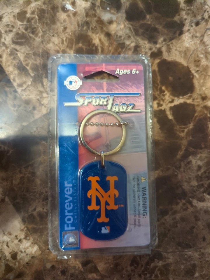 NY METS MLB SPORTAGZ FLEXIBLE DOG TAG NECKLACE/KEYCHAIN FOREVER COLLECTIBLES - Image 1 of 3