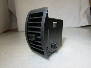 Isuzu Trooper Duty 98-02 3.0 left front dash air vent dashboard vent - Picture 1 of 6