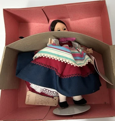 Madame Alexander Portugal #537 vintage con soporte - caja y etiqueta originales Foto 1 de 4