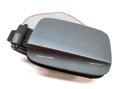 AUDI Q3 (8U) 2015-2018 puerta del tanque de combustible con carcasa (gris monzón metálico) Foto 1 de 4